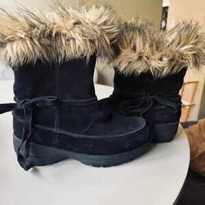 Sorel Women’s Thinsulate sued faux fur top winter boot